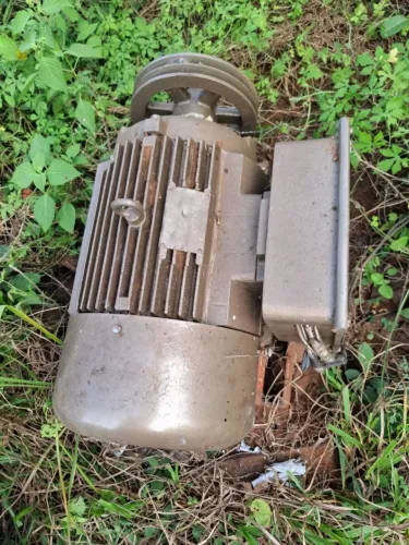 motor  elétrico monofasico 7 1/2 1700 rpm.  baixa rotacao