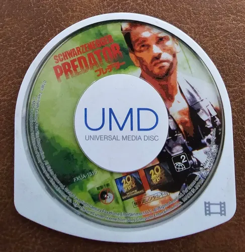 Predator (1987) - UMD * RARO* PSP - Versão japonesa - Região 2