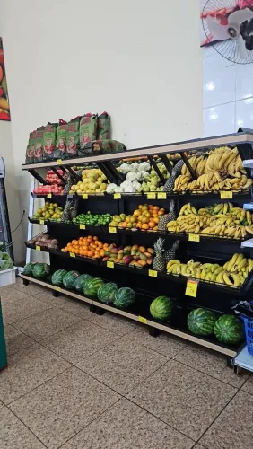 Expositor/ vasca escalonada- Hortifruti/mercados/sacolão