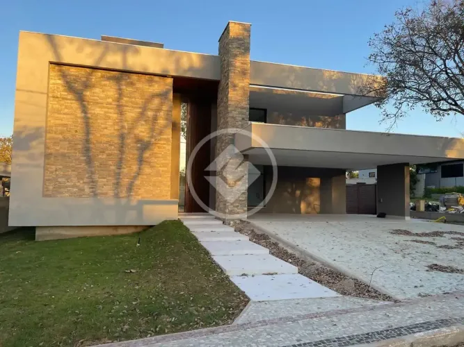 Sobrado 4 quartos no Condomínio Vitoria Golf Residence em Lagoa Santa MG / MY BROKER codig