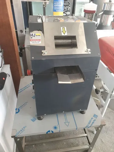 JR. Máquina de Cana de Açúcar Garapeira GLI 200