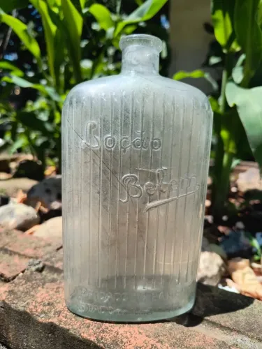 Garrafa de vidro vintage Ultra Rara com mais de 80 anos