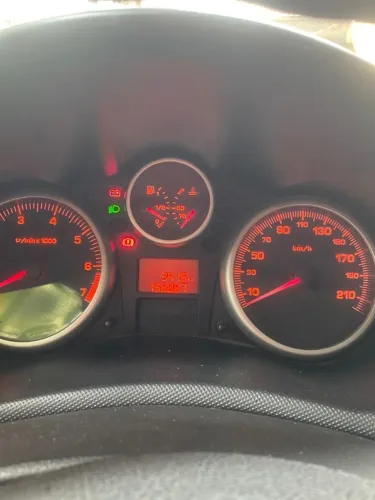 Peugeot 207 XR 1.4 Flex 8V 5P 2011