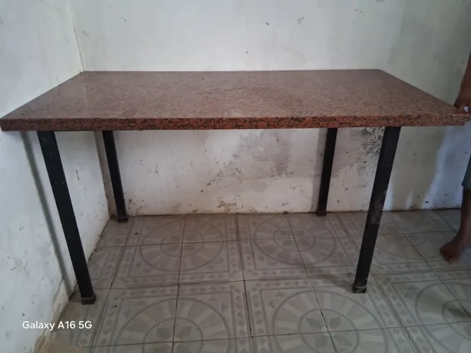 Vende essa mesa