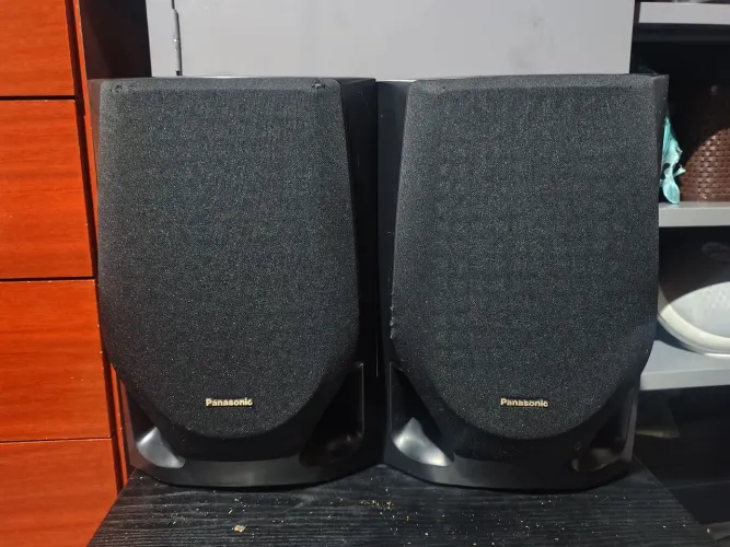 Caixas Panasonic 3 vias 160 wts 6 ohms tudo ok.