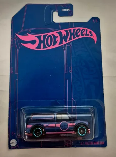 Hot Wheels '67 Austin Mini Van