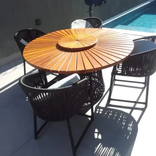 MESA DE MADEIRA COM PRATO GIRATÓRIO DE SOBREPOR