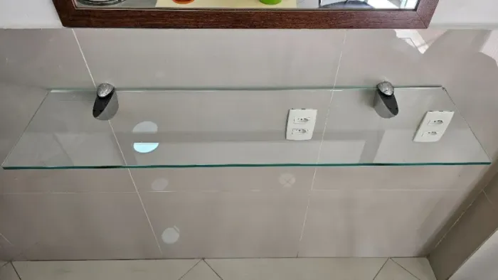 Prateleira de Vidro com Suporte de Fenda Jacaré