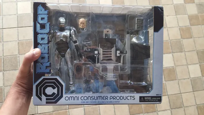 Action Figure Neca Robocop Battle Damage