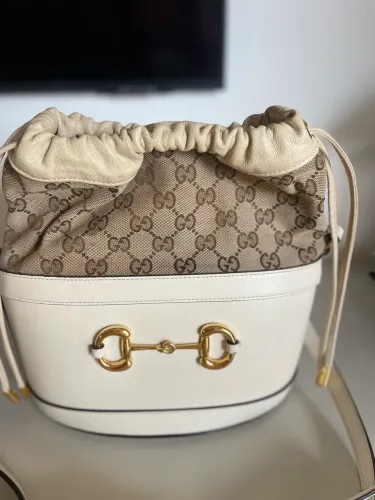 bolsa gucci horsebit  luxo e sofisticação em cada detalhe