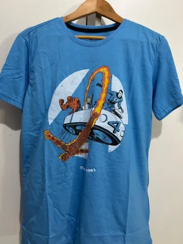 Camiseta Quarteto Fantástico Retro Marvel Hq Nerd Geek Omelete Box Tam.M Azul Capri