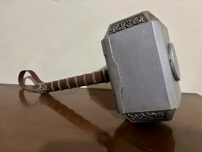 Martelo do Thor (Mjolnir) - Réplica Tamanho Real Feita à Mão | Peça Exclusiva