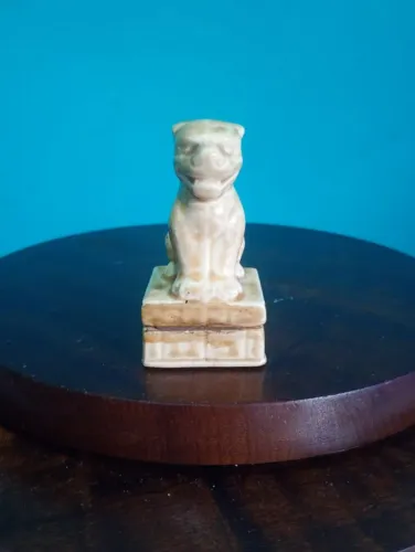 Antiga escultura miniatura em resina Cão de fó - Japão