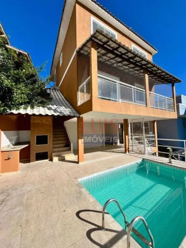 Casa com 3 dormitórios para alugar, 300 m² por R$ 6.449,00/mês - Maria Paula - São Gonçalo