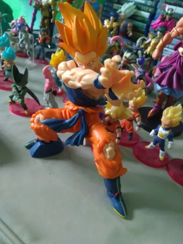 Boneco Dragon Ball Z - Goku Super Sayajin