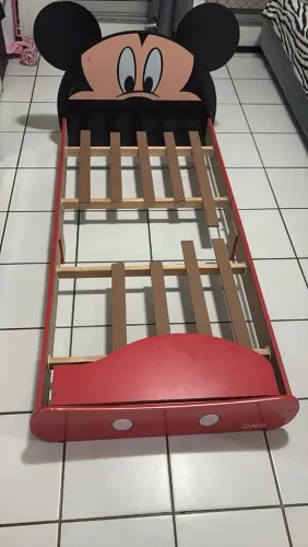 Cama Infantil do Mickey com colchão (Alt: 46 cm,<br>Largura: 73 cm, Profundidade: 155 cm)