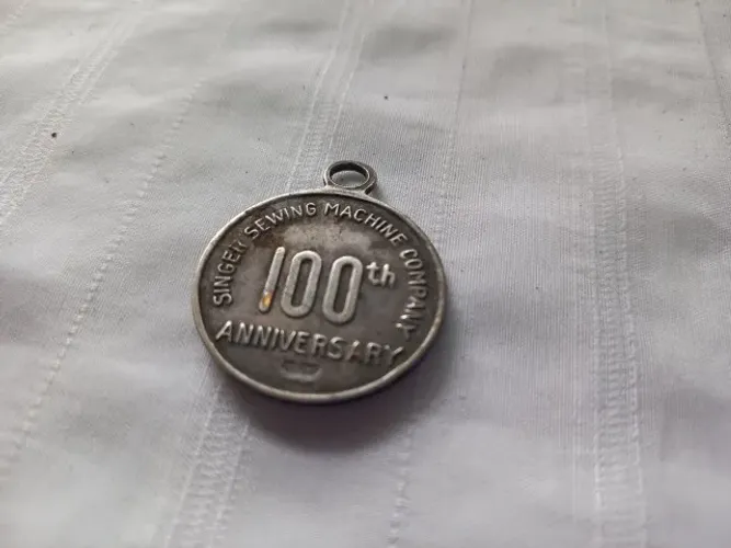 Medalha Comemorativa, Centenário Da Singer - 1851/1951