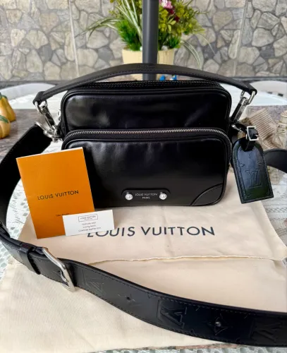 Bolsa Louis Vuitton Preta Unissex