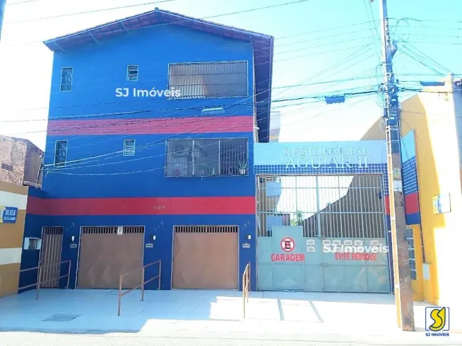 Apartamento com suíte e varanda na Av. Washington Luís