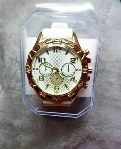 Um ótimo Relógio masculino simple e elegante para usar no dia a dia