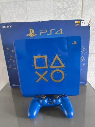 Playstation slim 1tb edição especial days of play