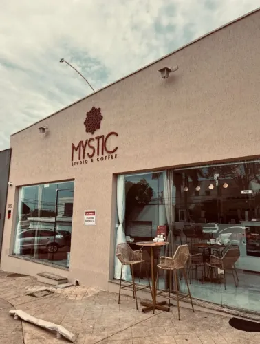 PASSA-SE O PONTO STUDIO E CAFETERIA
