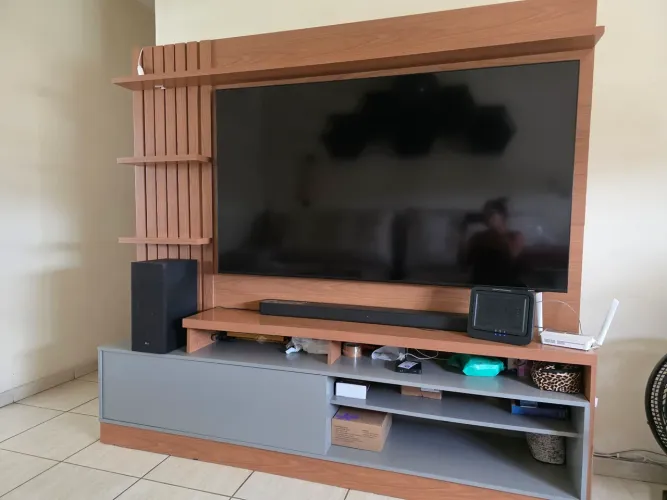 Rack estante Home Theater Freijó cinza para 65 polegadas