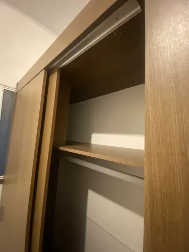 Guarda-Roupa Solteiro 2 Portas de Correr - Amadeirado - Ótimo Estado