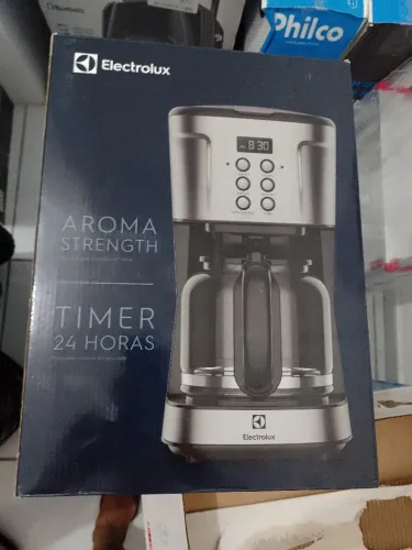Cafeteira elétrica digital Eletrolux digital automático com relógio ? nova na caixa