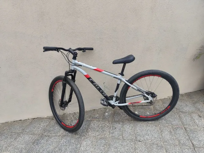 Vendo bicicleta Caloi supra aro 29 .21 marchas 