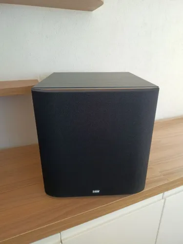 Subwoofer Ativo 10" B&W ASW600 26Hz 150w até 220w pico Sensacional apenas 1 detalhe LEIA: