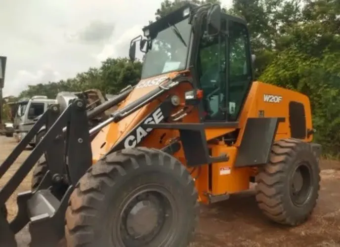Pá carregadeira case W20f 2018
