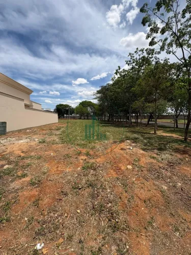Lote / Terreno em Loteamento Residencial Fazenda Pinheirinho - Rio das Pedras