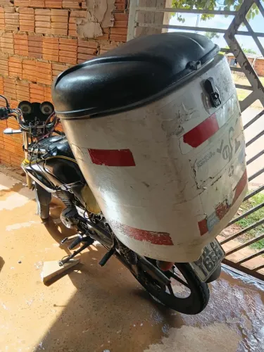 Vendo caixa Bau Tel * valor 200 Reais