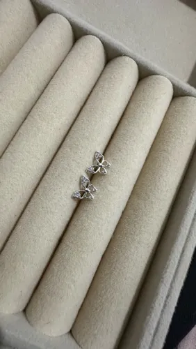 Brinco Borboleta Cravejada em Prata 925