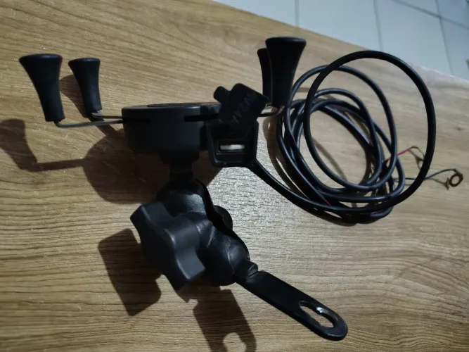 Suporte de celular p moto com entrada USB