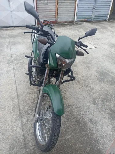 motos está parada há um ano queima óleo em alto giro