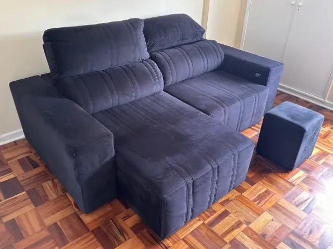 Sofá Retrátil na cor Preta - 3 lugares - Ótimo Estado, pouquíssimo uso!