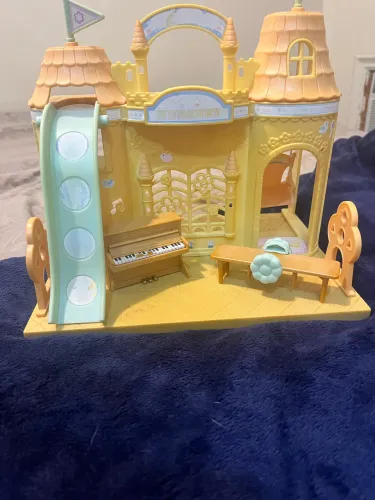 Castelo Jardim de Infância Sylvanians Families