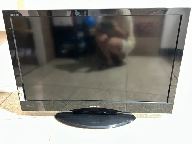 TV LCD 40 Polegadas Semp Toshiba Full HD com Várias Conexões