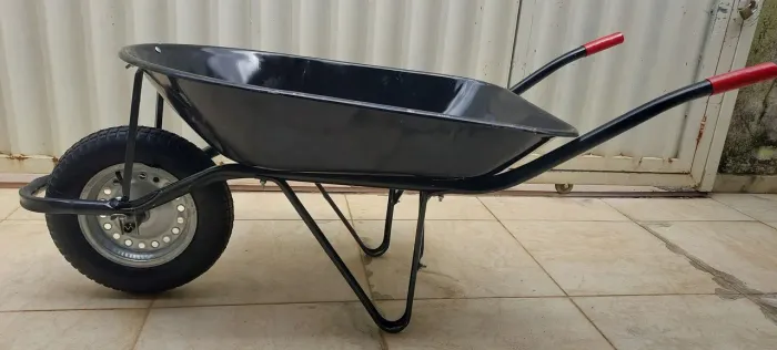 Carro de mão novo ótimo pra construções, jardinagem e serviços em geral, 160 R$