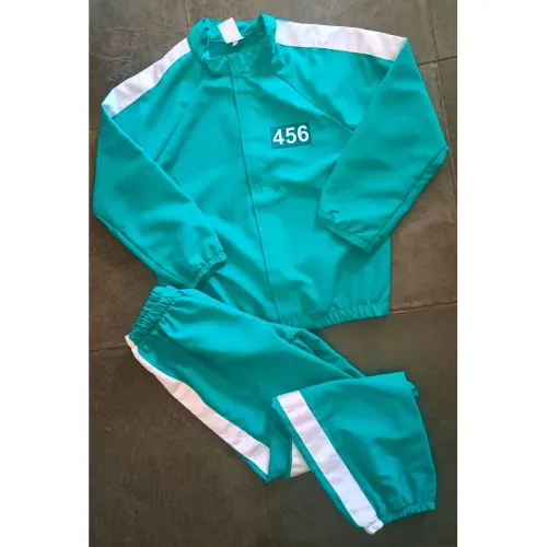 Vendo fantasia Round 6 , calça e agasalho 100% poliéster.