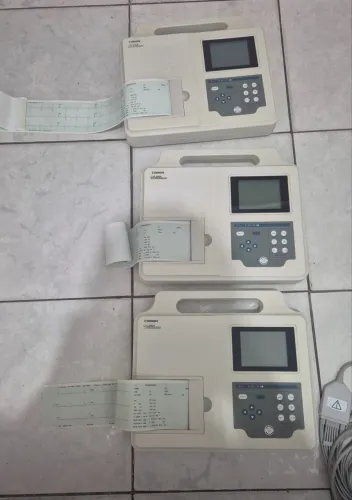 Eletrocardiografo CM300A