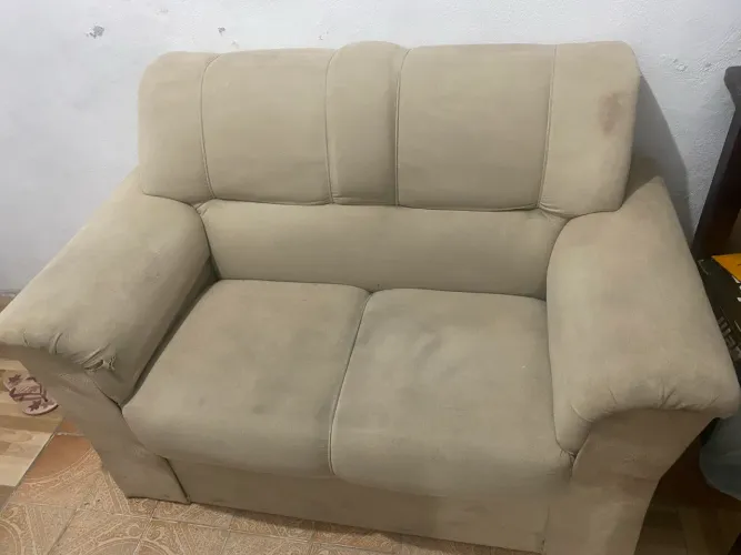Sofá usado em boas condições 