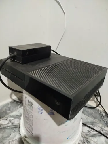 Xbox one Fat 500G com 1 controle.