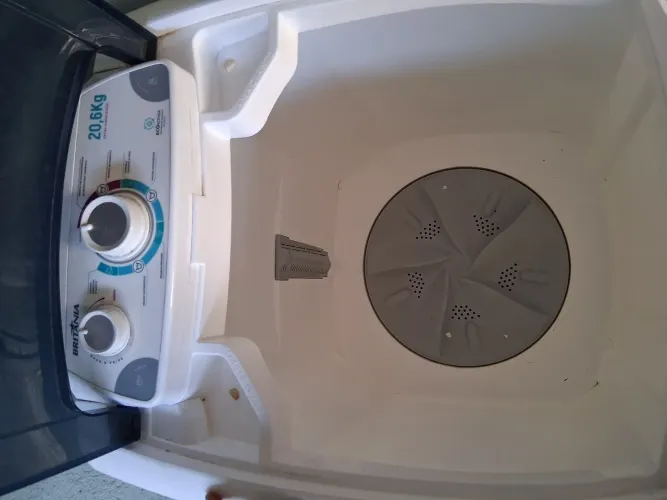 Vendo tanquinho 20,5 kilos semiautomátic a 6 meses de uso novo sem um arranhão