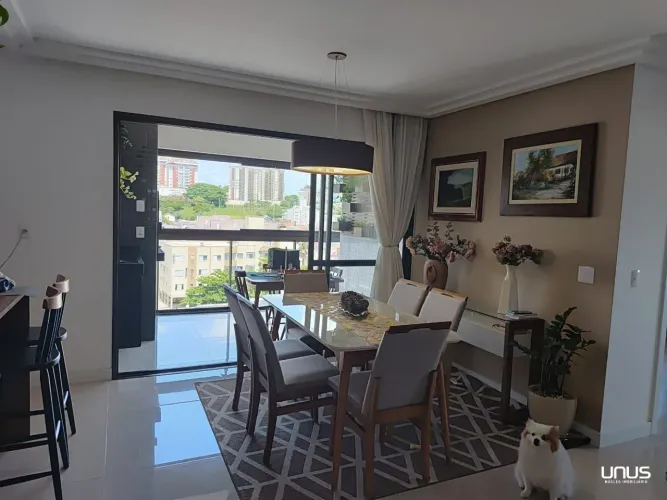 Apartamento com 2 suítes em Florianópolis
