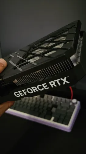 Placa RTX 4060 - 8GB