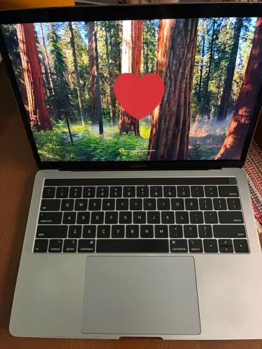 MacBook Pro 13" (2018) - Intel i5 / 8GB RAM / 500GB SSD / 4 Portas Thunderbolt