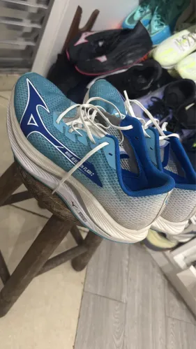 Mizuno Wave Rebellion Flash